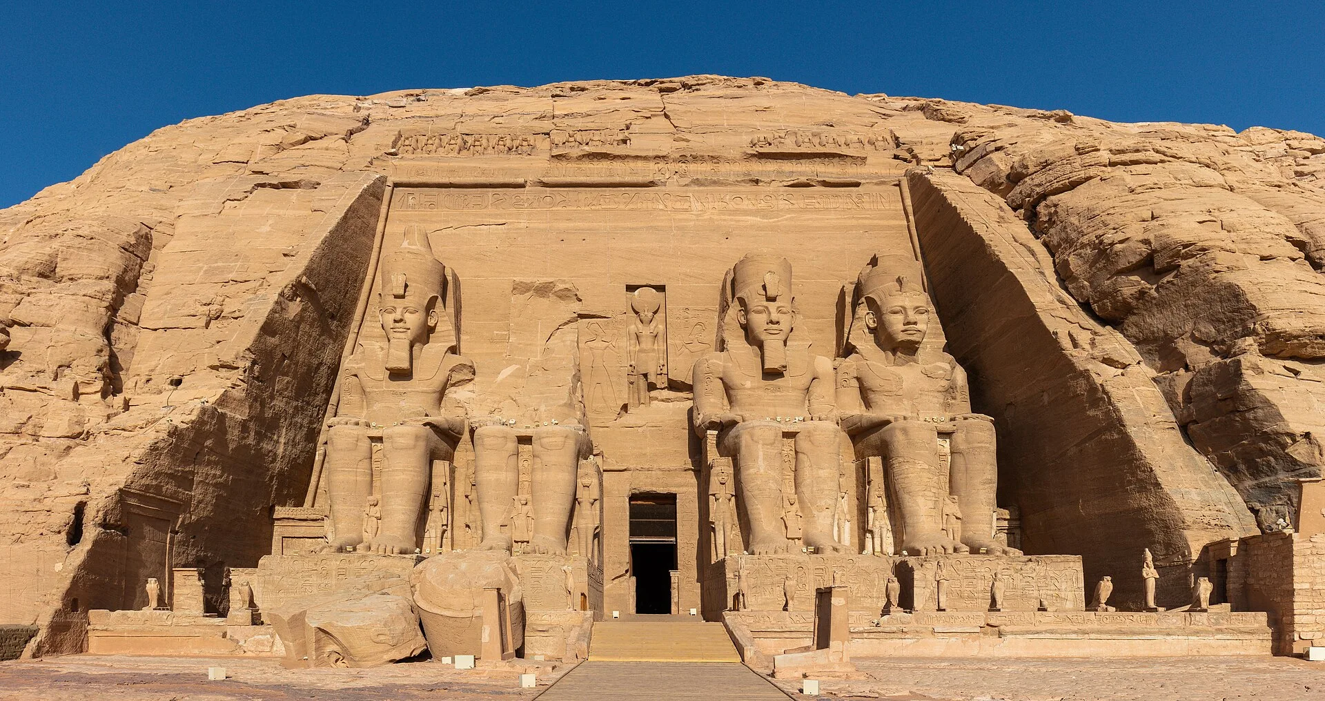 Abou Simbel, les colosses de Ramsès II