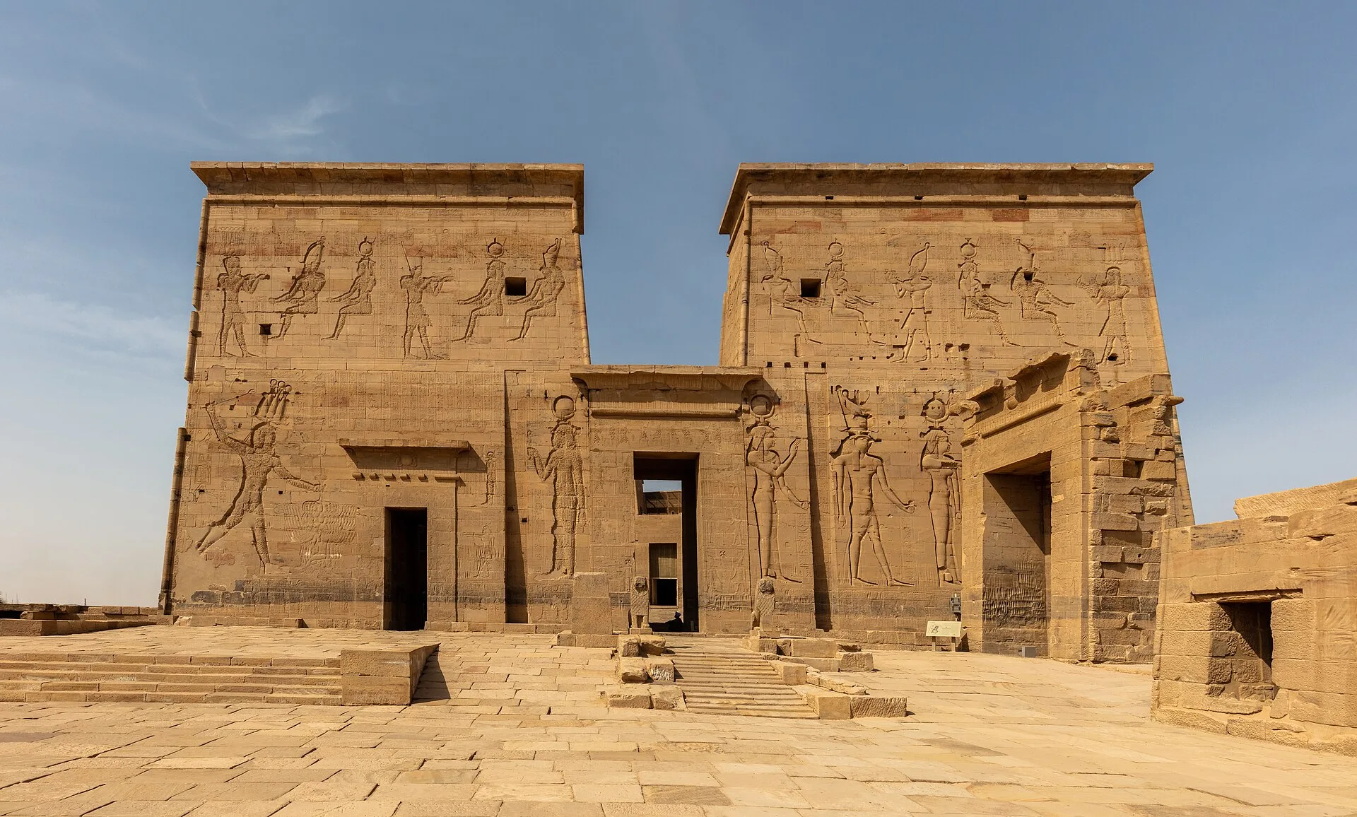 Le temple de Philae, sanctuaire d'Isis sur son île